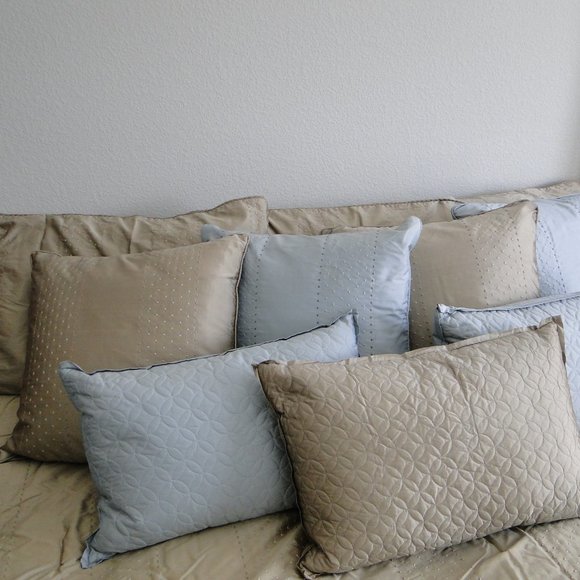 King Bedding Set -  16 pieces - Picture 2 of 15